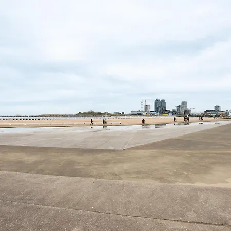 Cozee - Stunning Views Ostend